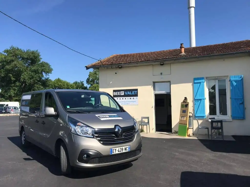 free airport shuttle merignac